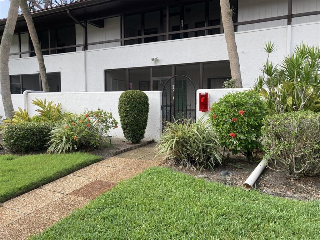 3500 EL CONQUISTADOR PARKWAY UNIT 267 - 2bd/2ba - $259,000 - BRADENTON, FL