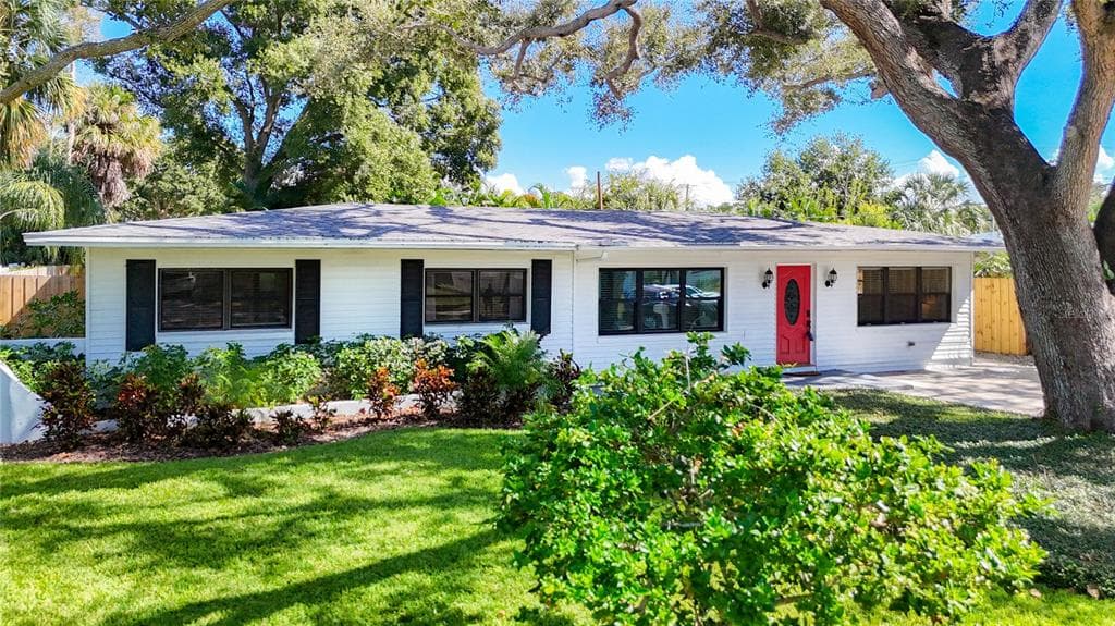 4526 S CLARK AVENUE - 4bd/2ba - $475,000 - TAMPA, FL