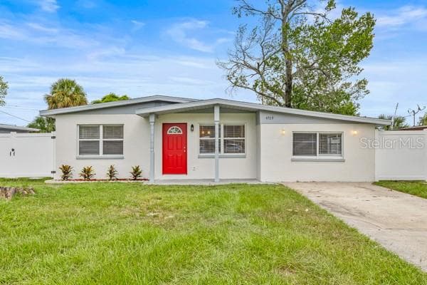 4709 CREST HILL DRIVE - 3bd/2ba - $369,900 - TAMPA, FL