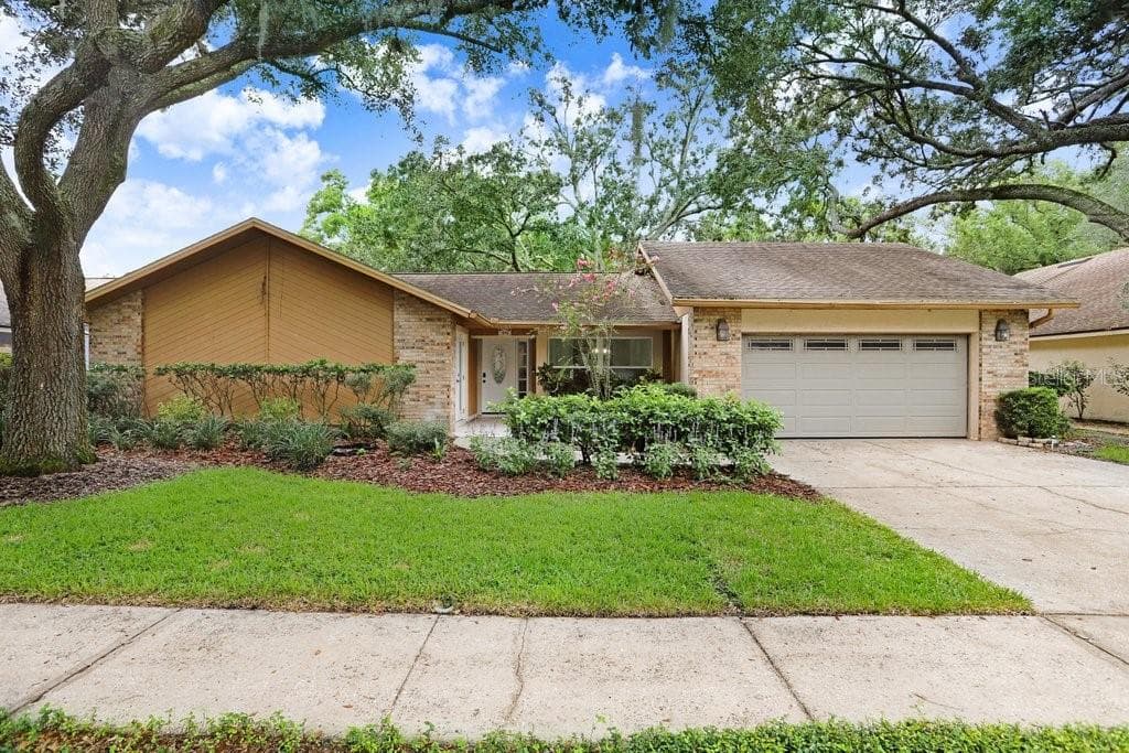 1040 SYLVIA LANE - 4bd/3ba - $650,000 - TAMPA, FL
