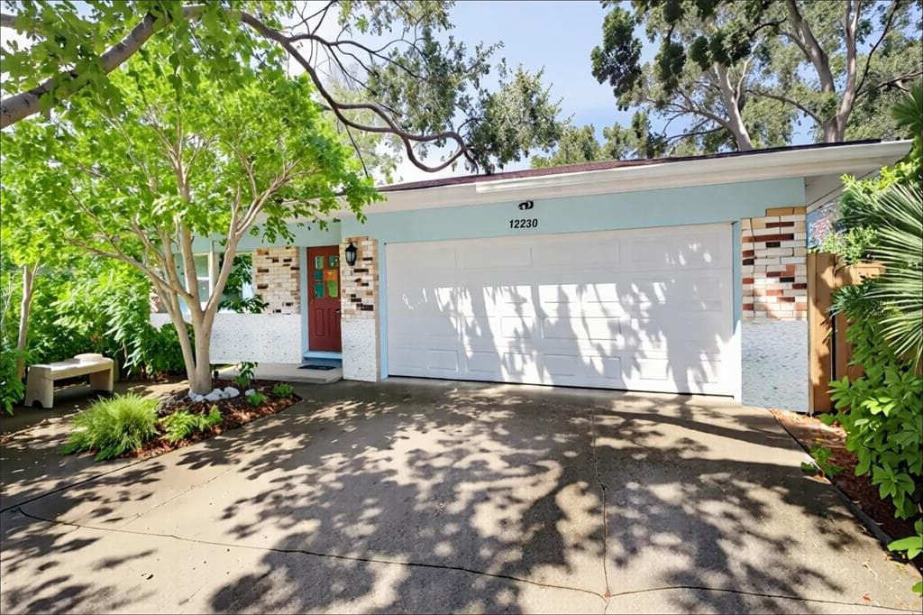 12230 137TH STREET N - 3bd/2ba - $520,000 - LARGO, FL