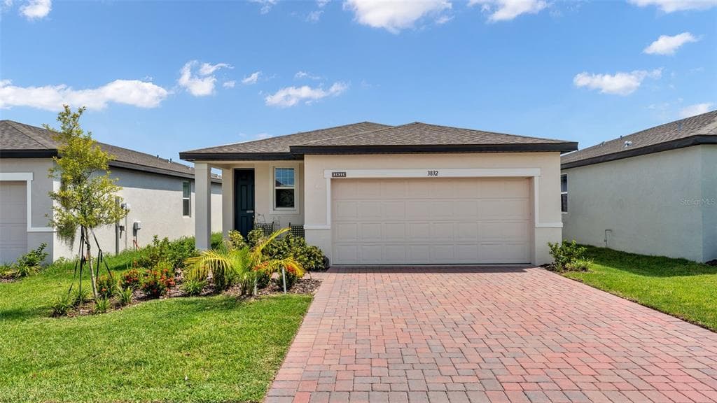 3832 GIORGIO DRIVE - 3bd/2ba - $269,900 - WINTER HAVEN, FL