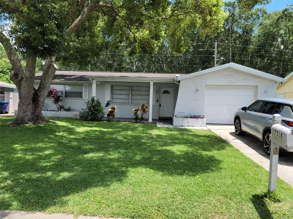 7518 SEQUOIA DRIVE - 3bd/2ba - $265,000 - NEW PORT RICHEY, FL