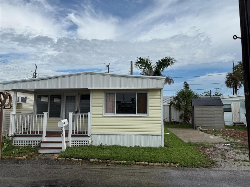 2601 GULF DRIVE N UNIT 506 - 1bd/1ba - $289,000 - BRADENTON BEACH, FL