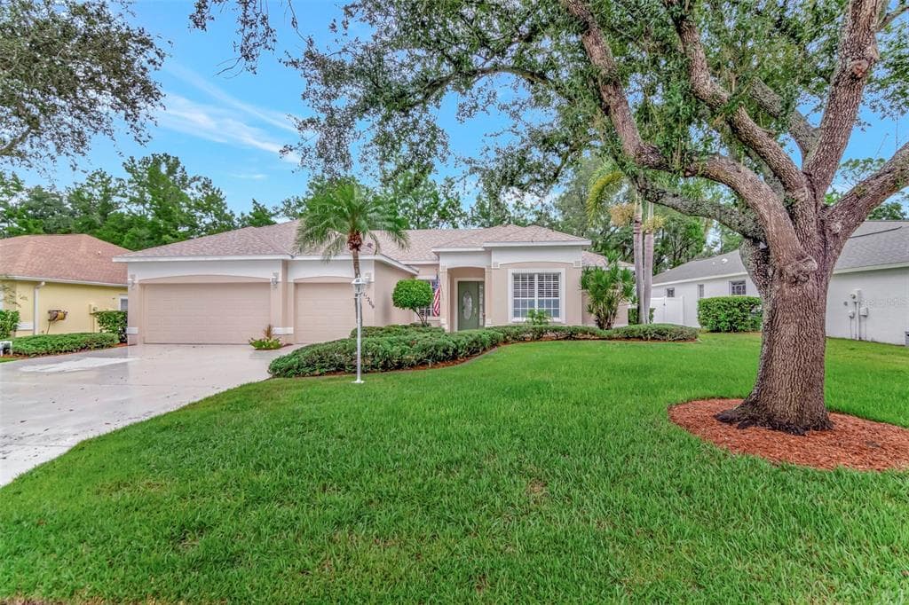 11209 PINE LILLY PLACE - 3bd/3ba - $642,000 - LAKEWOOD RANCH, FL