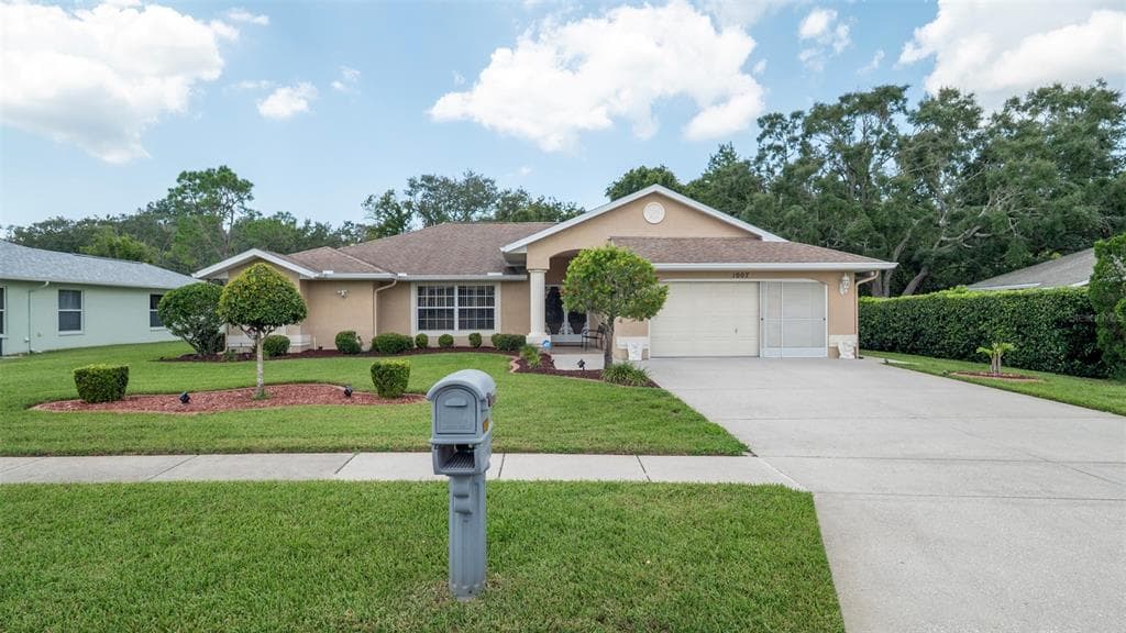 1007 ARCHWAY DRIVE - 3bd/2ba - $369,900 - SPRING HILL, FL