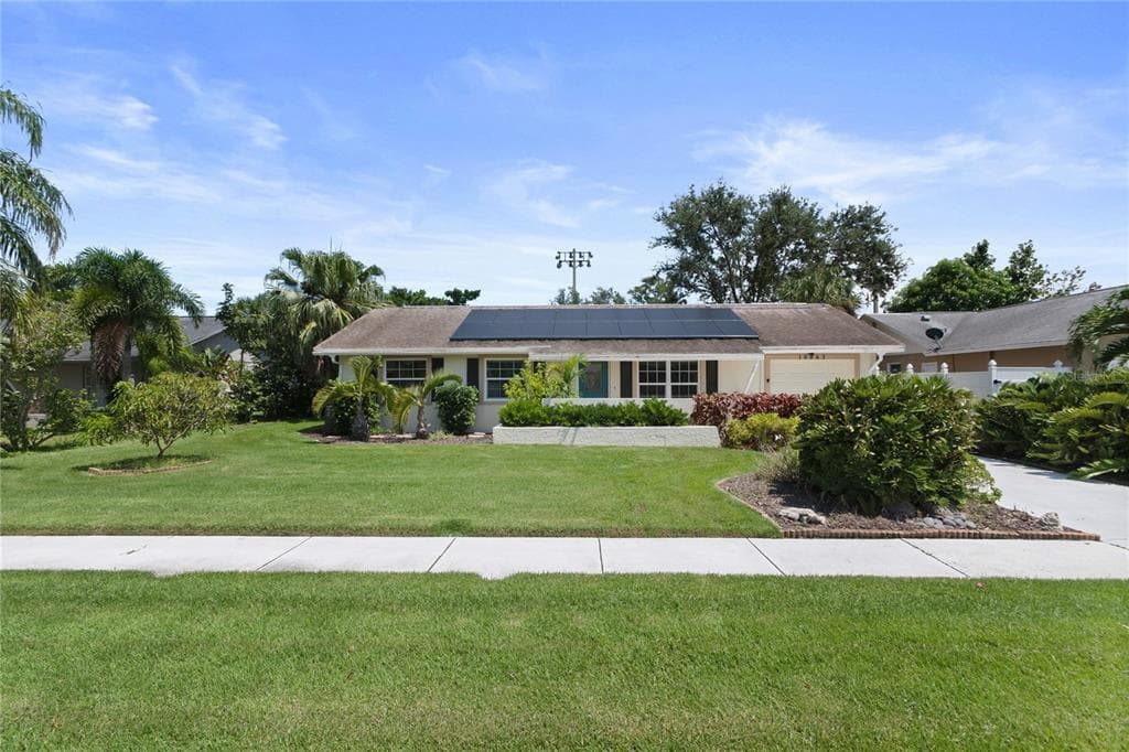 10063 82ND STREET - 2bd/2ba - $375,000 - SEMINOLE, FL