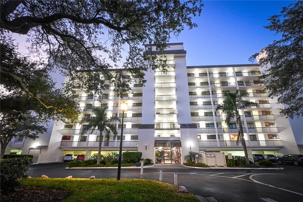 11730 SHIPWATCH DRIVE UNIT 202 - 2bd/2ba - $319,900 - LARGO, FL