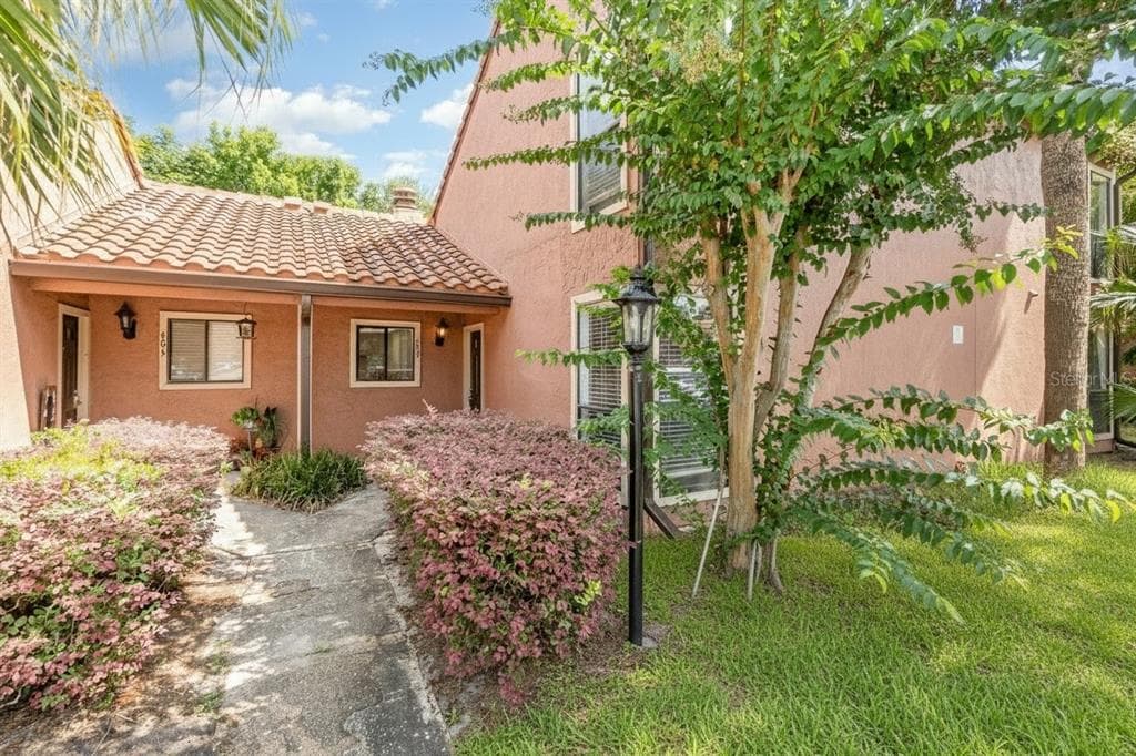 607 SAINT JOHNS CT UNIT 607 - 2bd/2ba - $199,000 - WINTER PARK, FL
