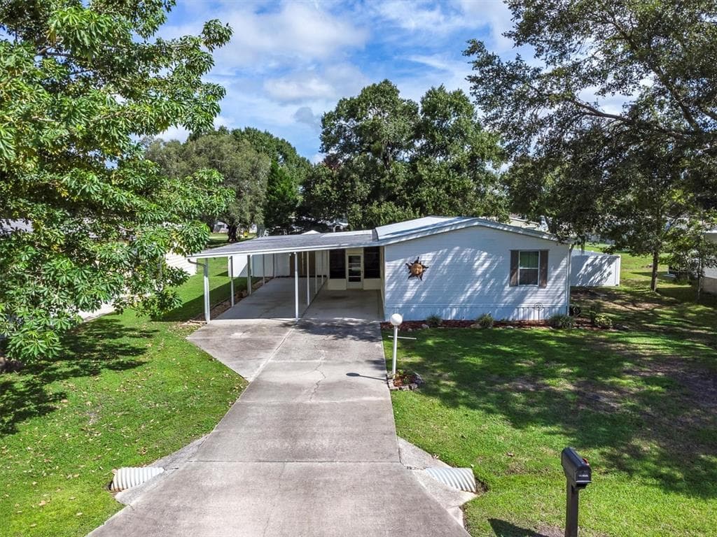 3117 CANANDAIGUA TRAIL - 3bd/2ba - $232,000 - LAKELAND, FL