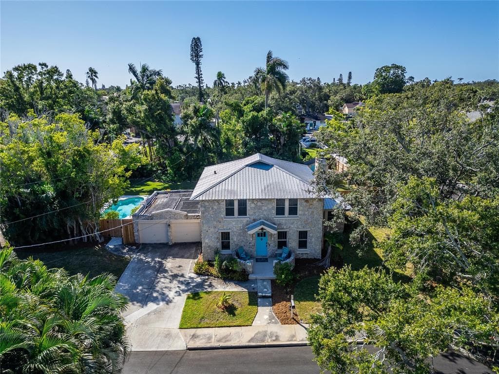 1933 3RD AVENUE W - 3bd/2ba - $750,000 - BRADENTON, FL