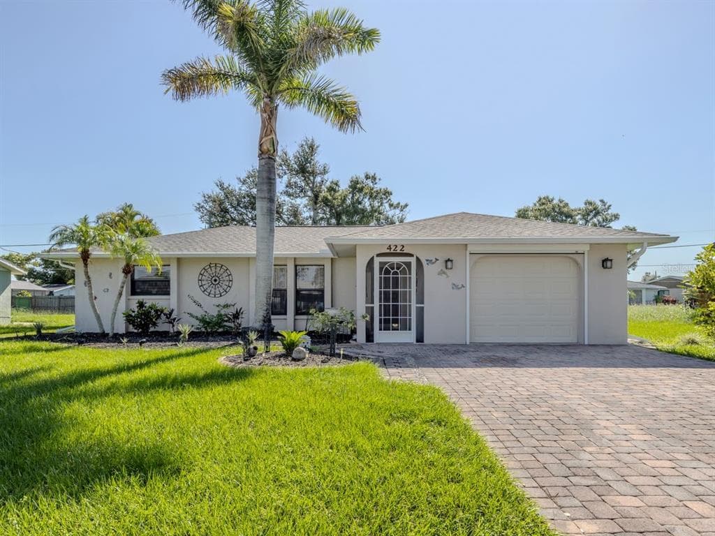 422 PINEVIEW DRIVE - 2bd/2ba - $309,000 - VENICE, FL
