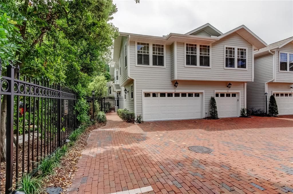 2920 W EL PRADO BOULEVARD UNIT 13 - 3bd/3ba - $759,000 - TAMPA, FL