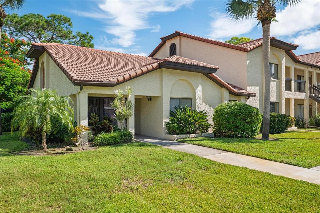 1801 E LAKE ROAD UNIT 5A - 3bd/2ba - $324,000 - PALM HARBOR, FL