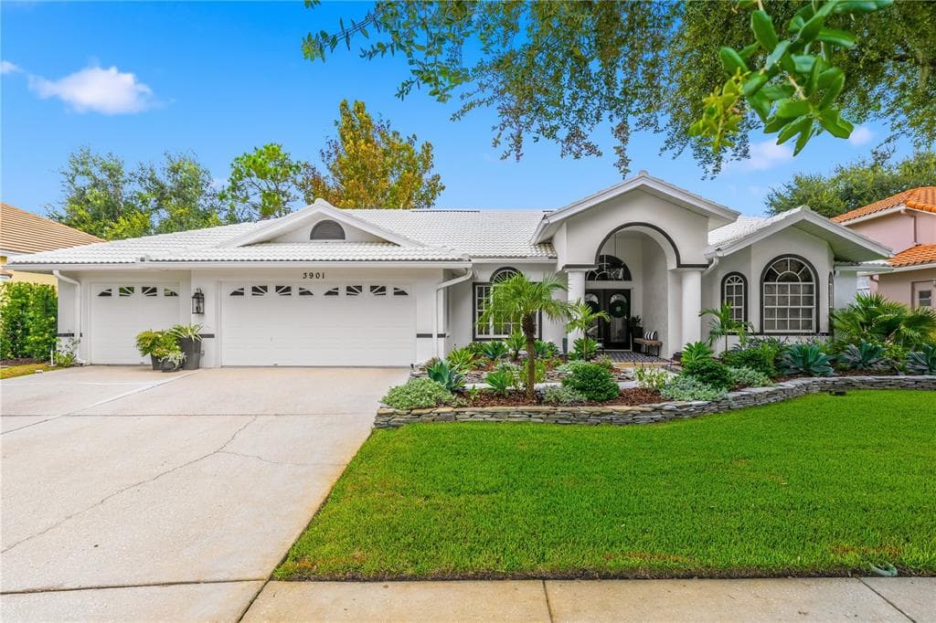 3901 TARIAN COURT - 3bd/2ba - $665,000 - PALM HARBOR, FL