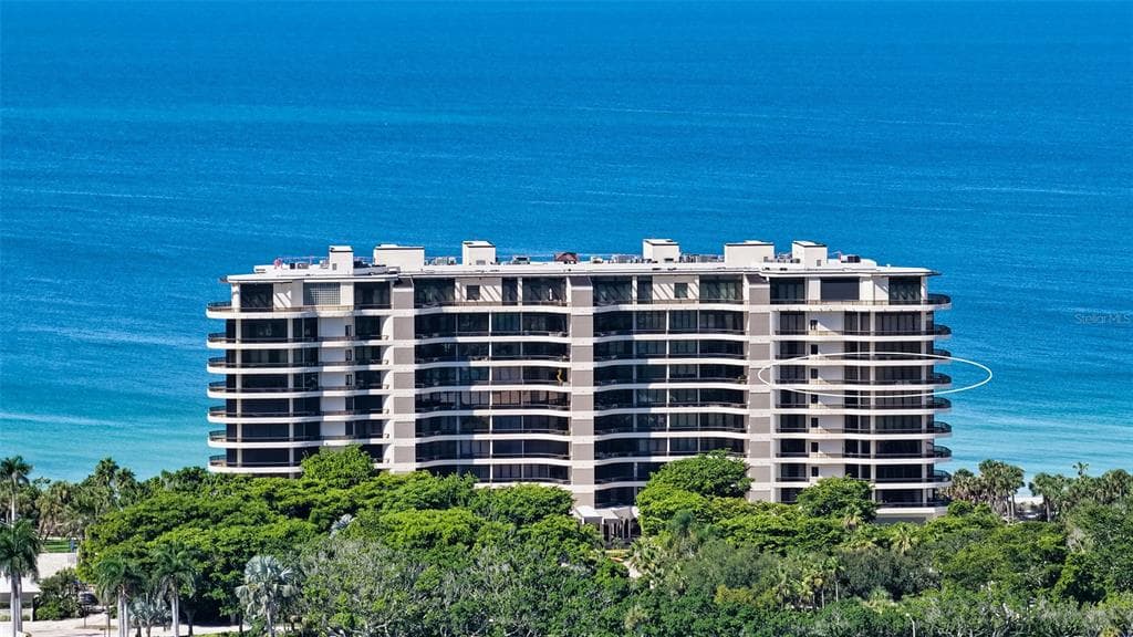 435 L AMBIANCE DRIVE UNIT L707 - 2bd/3ba - $2,995,000 - LONGBOAT KEY, FL