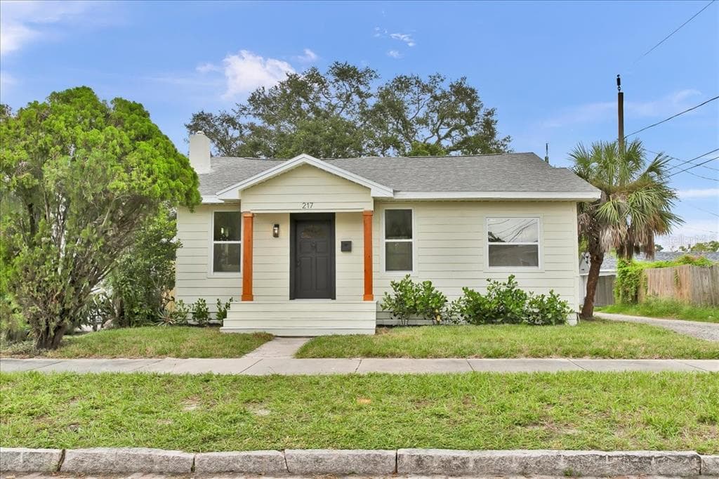 217 38TH STREET N - 3bd/2ba - $499,900 - ST PETERSBURG, FL