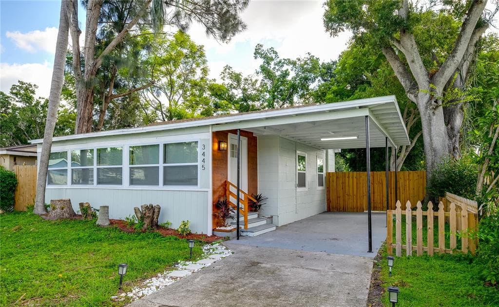 3445 40TH STREET N - 3bd/2ba - $349,500 - ST PETERSBURG, FL