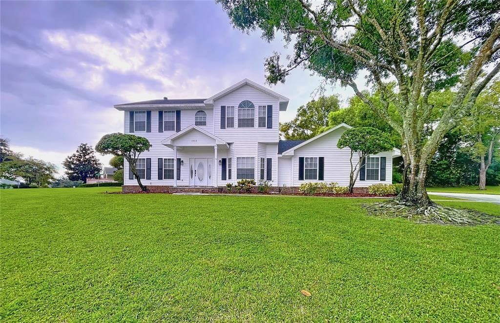 1904 VISTA VIEW DRIVE - 4bd/3ba - $550,000 - LAKELAND, FL