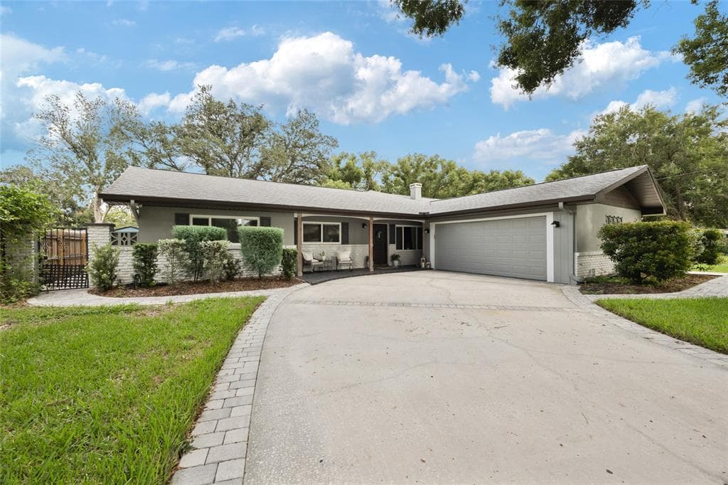 11331 N OAKLEAF AVENUE - 4bd/2ba - $535,000 - TAMPA, FL