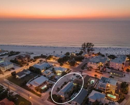 220 36TH STREET - 3bd/4ba - $1,900,000 - HOLMES BEACH, FL