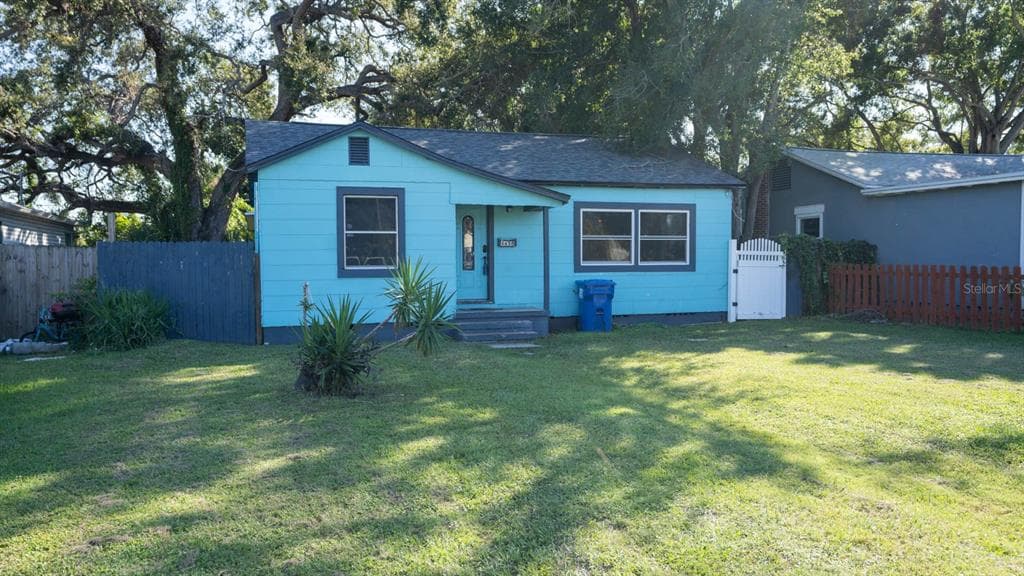 4650 EMERSON AVENUE S - 2bd/1ba - $255,000 - ST PETERSBURG, FL