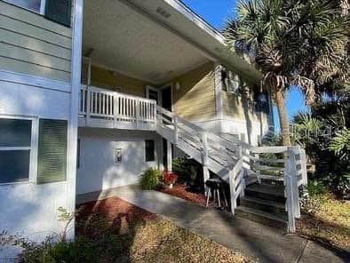 8234 FAIRWAYS CIRCLE UNIT D201 - 2bd/2ba - $125,000 - OCALA, FL