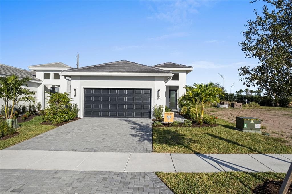 18366 ROCKPORT PLACE - 2bd/2ba - $541,990 - LAKEWOOD RANCH, FL