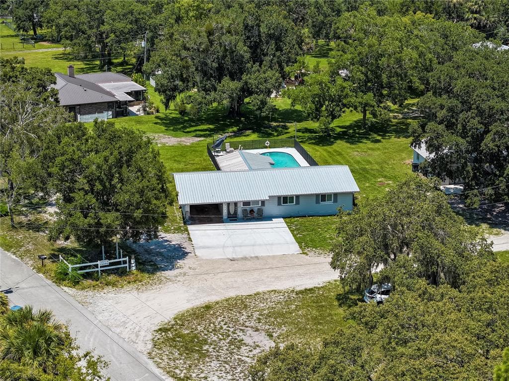 141 MAPLE STREET - 3bd/2ba - $399,000 - OAK HILL, FL