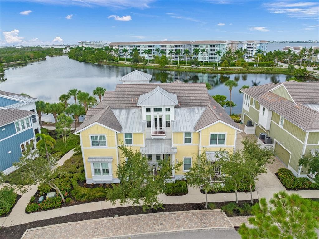340 SAPPHIRE LAKE DRIVE UNIT 201 - 3bd/3ba - $795,000 - BRADENTON, FL
