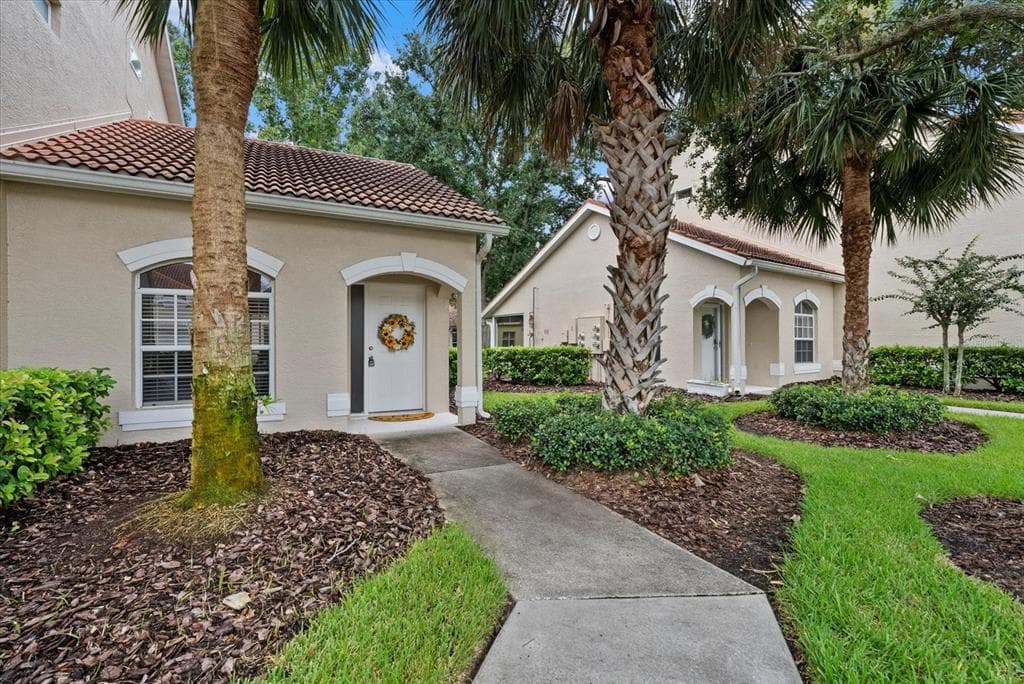 7243 CEDAR HOLLOW CIRCLE - 2bd/2ba - $249,000 - BRADENTON, FL