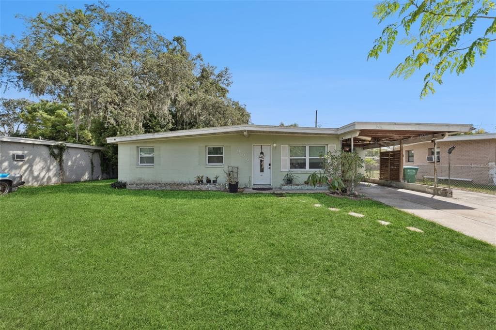 906 LORMANN CIRCLE - 4bd/2ba - $309,900 - LONGWOOD, FL