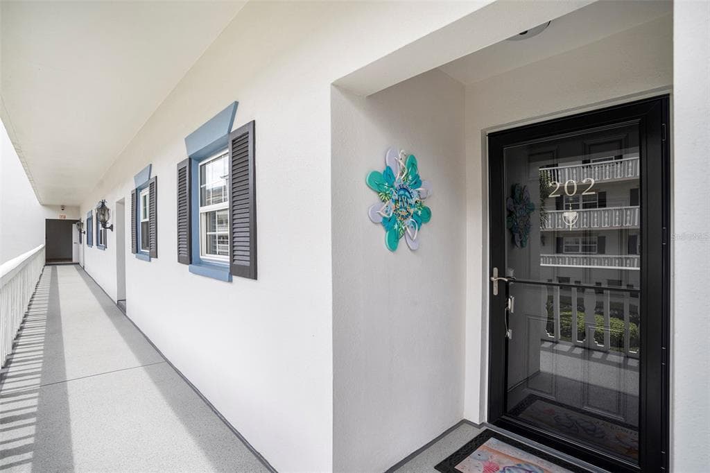 139 BLUFF VIEW DRIVE UNIT 202 - 2bd/2ba - $325,000 - BELLEAIR BLUFFS, FL