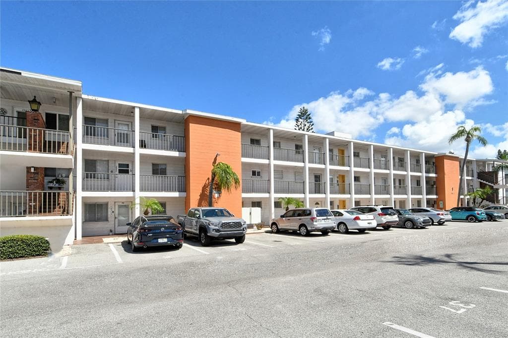 2303 CANAL DRIVE UNIT F7 - 2bd/2ba - $129,999 - BRADENTON, FL