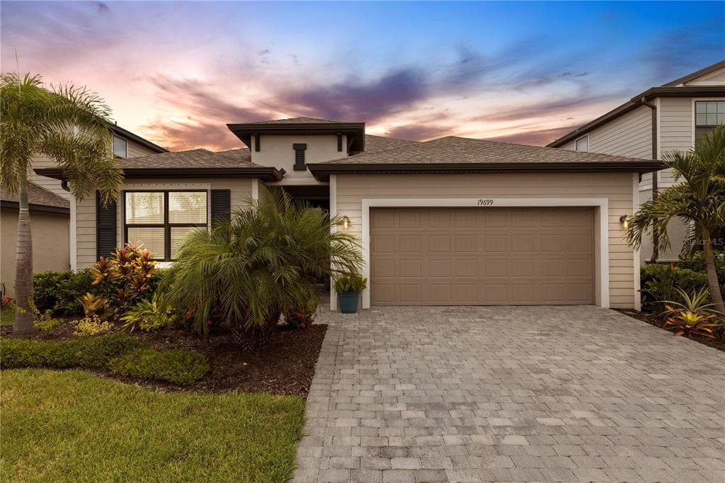 19699 TORTUGA CAY DRIVE - 3bd/3ba - $559,999 - VENICE, FL