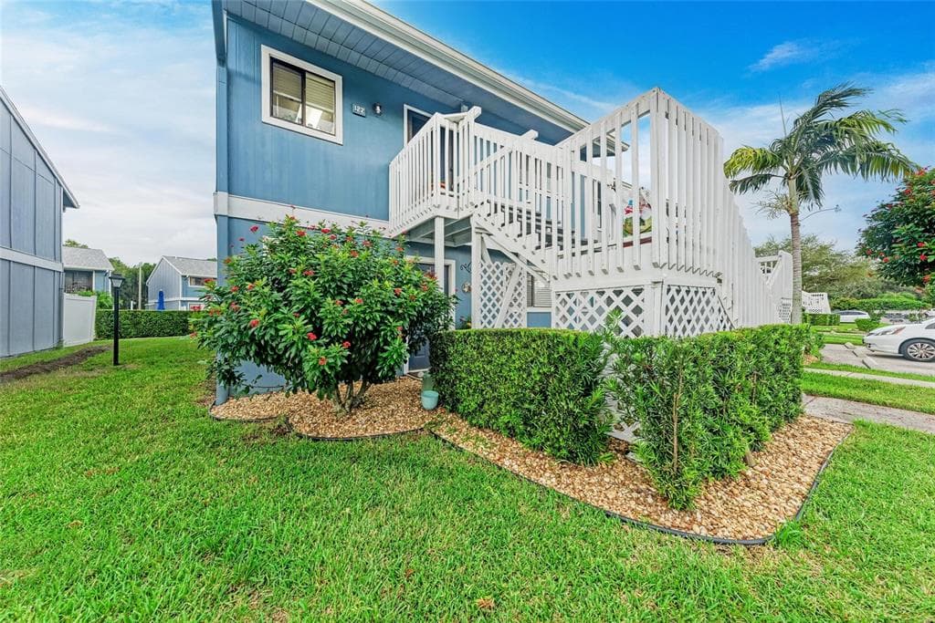 6033 34TH STREET W UNIT 122 - 2bd/2ba - $166,500 - BRADENTON, FL