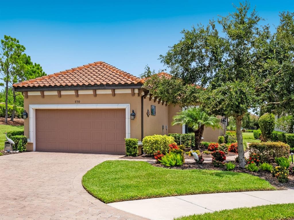 8700 TRATTORIA TERRACE - 2bd/2ba - $649,000 - SARASOTA, FL