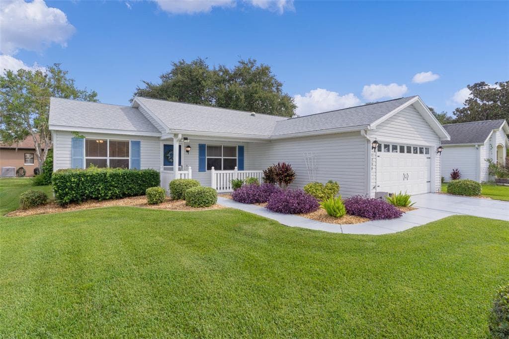 1003 DEL MAR DRIVE - 2bd/2ba - $319,000 - LADY LAKE, FL