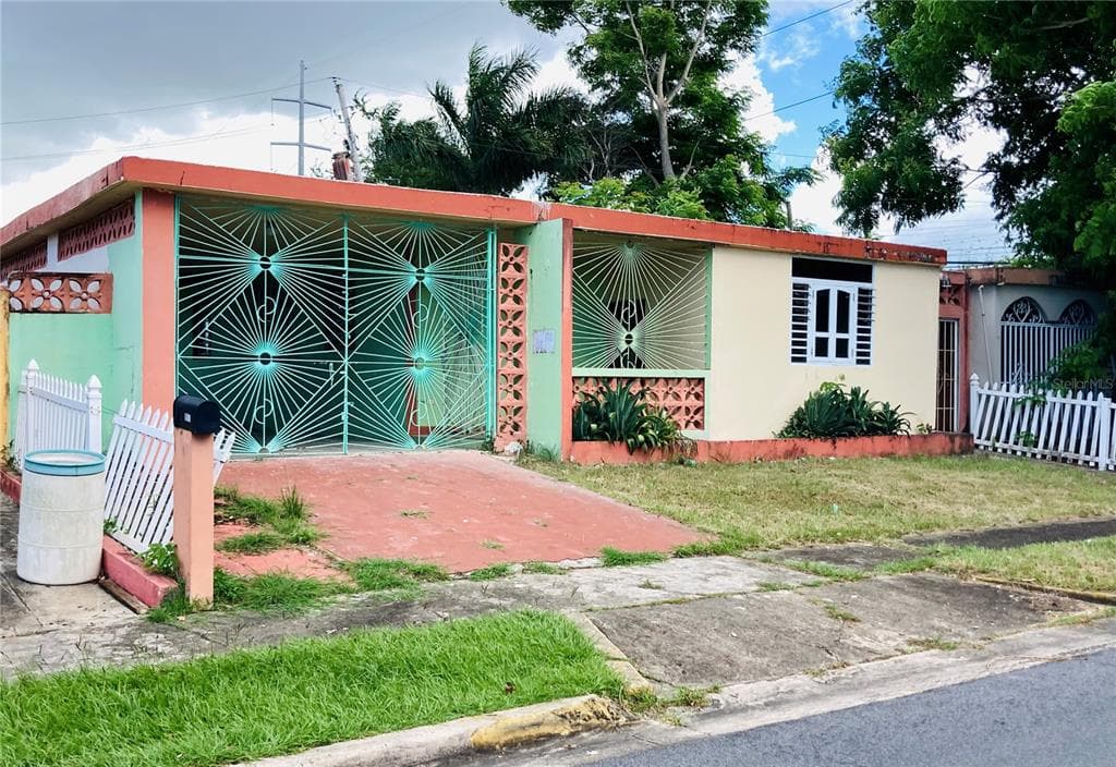 501-829648 COUNTRY CLUB C/ANTONIO LUCIANO UNIT 1152 - 3bd/1ba - $130,500 - SAN JUAN, PR