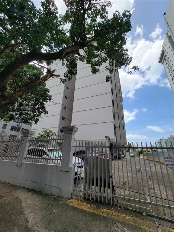 76 COND KINGS COURT UNIT 602 - 2bd/2ba - $610,000 - SAN JUAN, PR