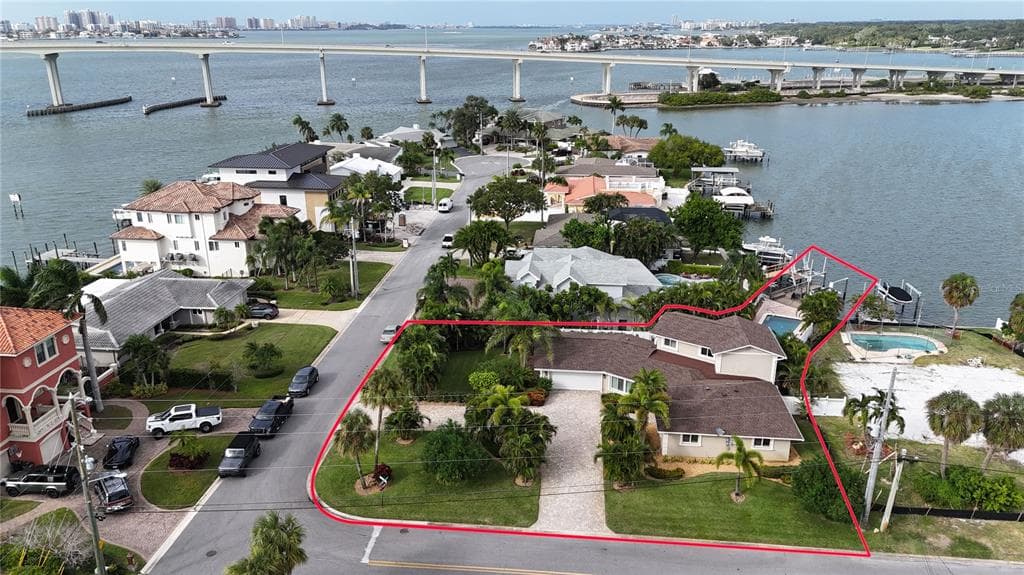 111 DRIFTWOOD LANE - 3bd/4ba - $1,299,000 - LARGO, FL