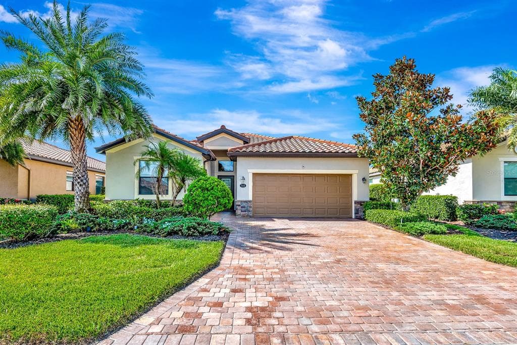 7112 MARSH VIEW TERRACE - 4bd/3ba - $575,000 - BRADENTON, FL
