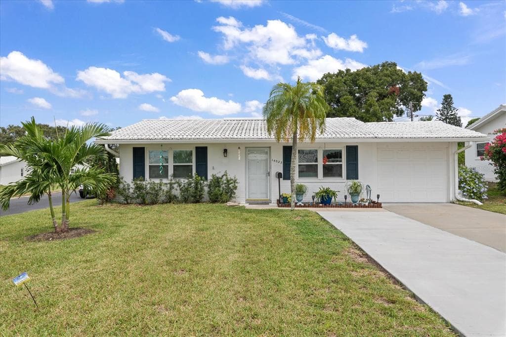 14023 94TH PLACE - 2bd/1ba - $359,900 - SEMINOLE, FL