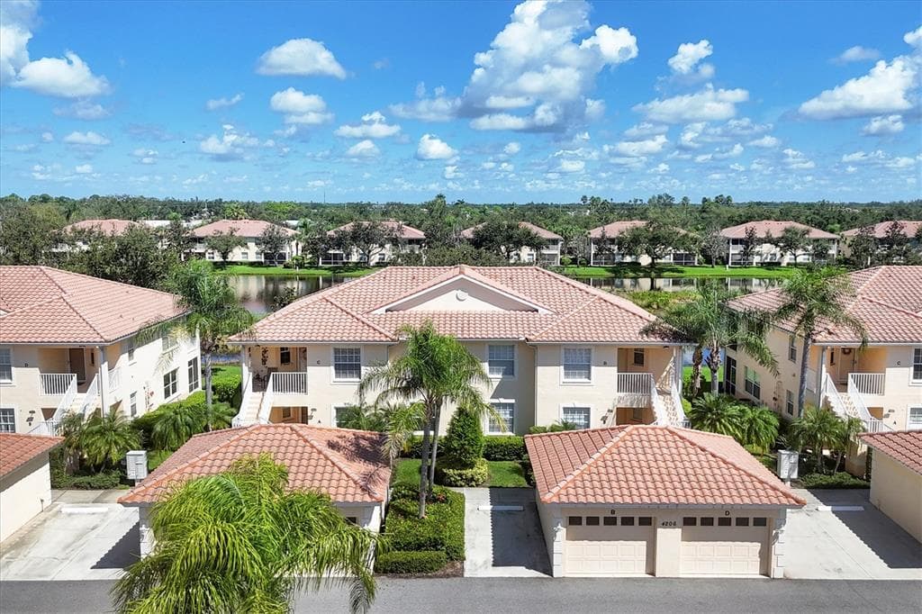 4206 VICENZA DRIVE UNIT C24 - 3bd/2ba - $310,000 - VENICE, FL