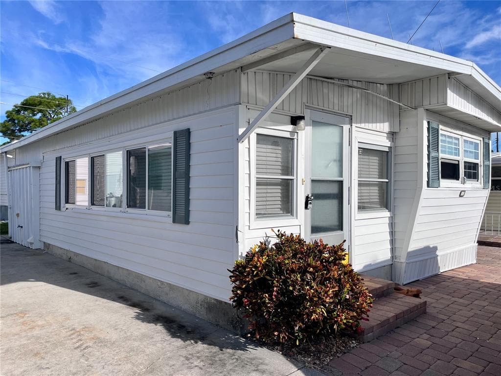 10315 CORTEZ RD W UNIT 51-4 - 1bd/1ba - $69,000 - BRADENTON, FL