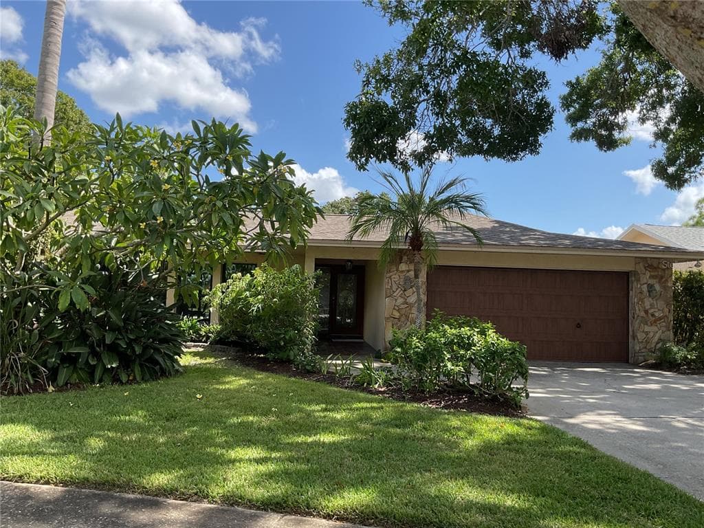7595 PINE VALLEY LANE - 4bd/2ba - $725,000 - SEMINOLE, FL