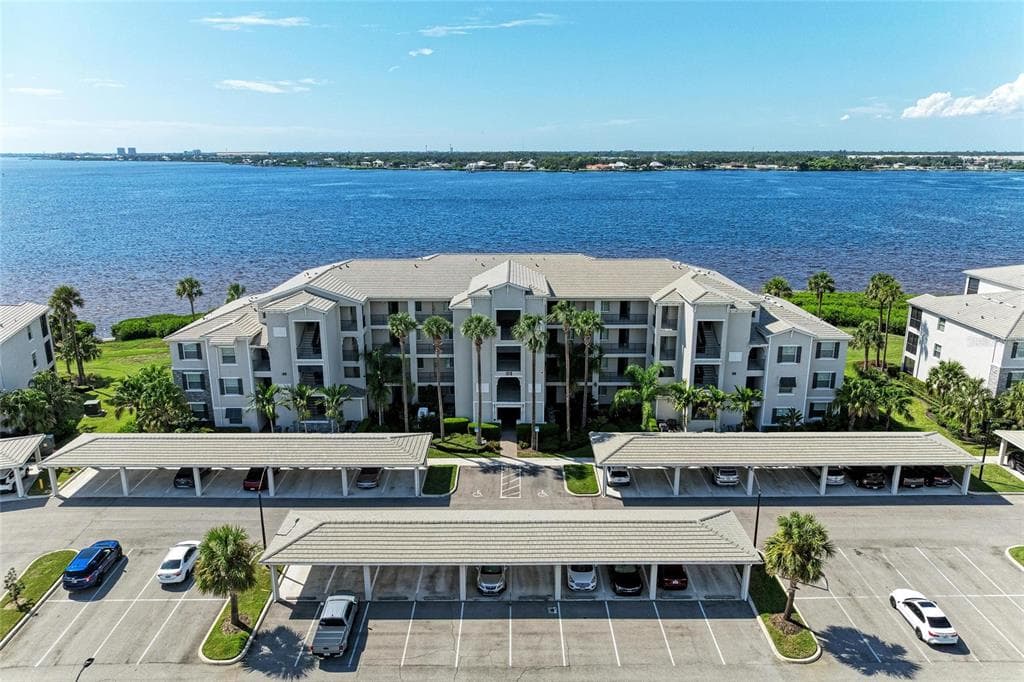 1010 TIDEWATER SHORES LOOP UNIT 304 - 2bd/2ba - $398,900 - BRADENTON, FL