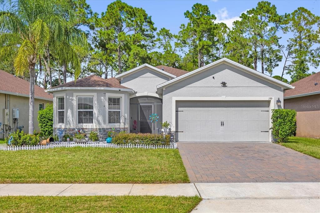 299 LAZIO CIRCLE - 3bd/2ba - $355,000 - DEBARY, FL