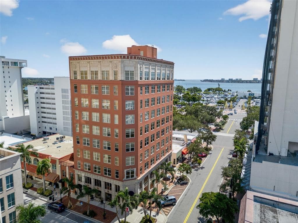 1330 MAIN STREET UNIT 3 - 3bd/3ba - $4,295,000 - SARASOTA, FL
