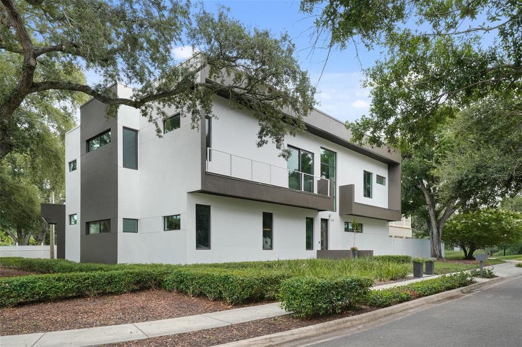 3139 W WAVERLY AVENUE - 5bd/5ba - $3,095,000 - TAMPA, FL